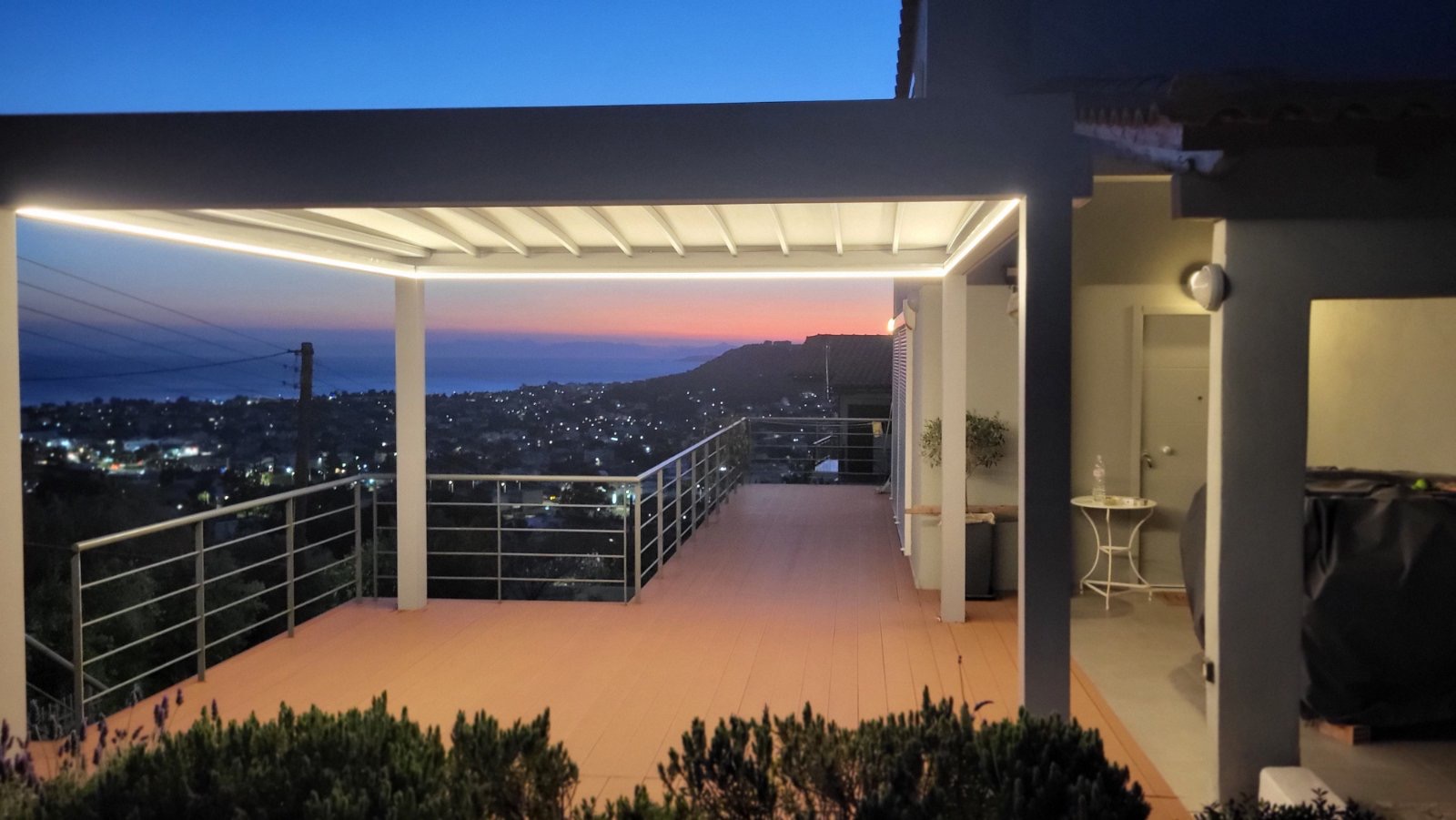 Flat Τεντοπέργκολα με LED στο Λαγονήσι — φωτογραφία 3 από 10