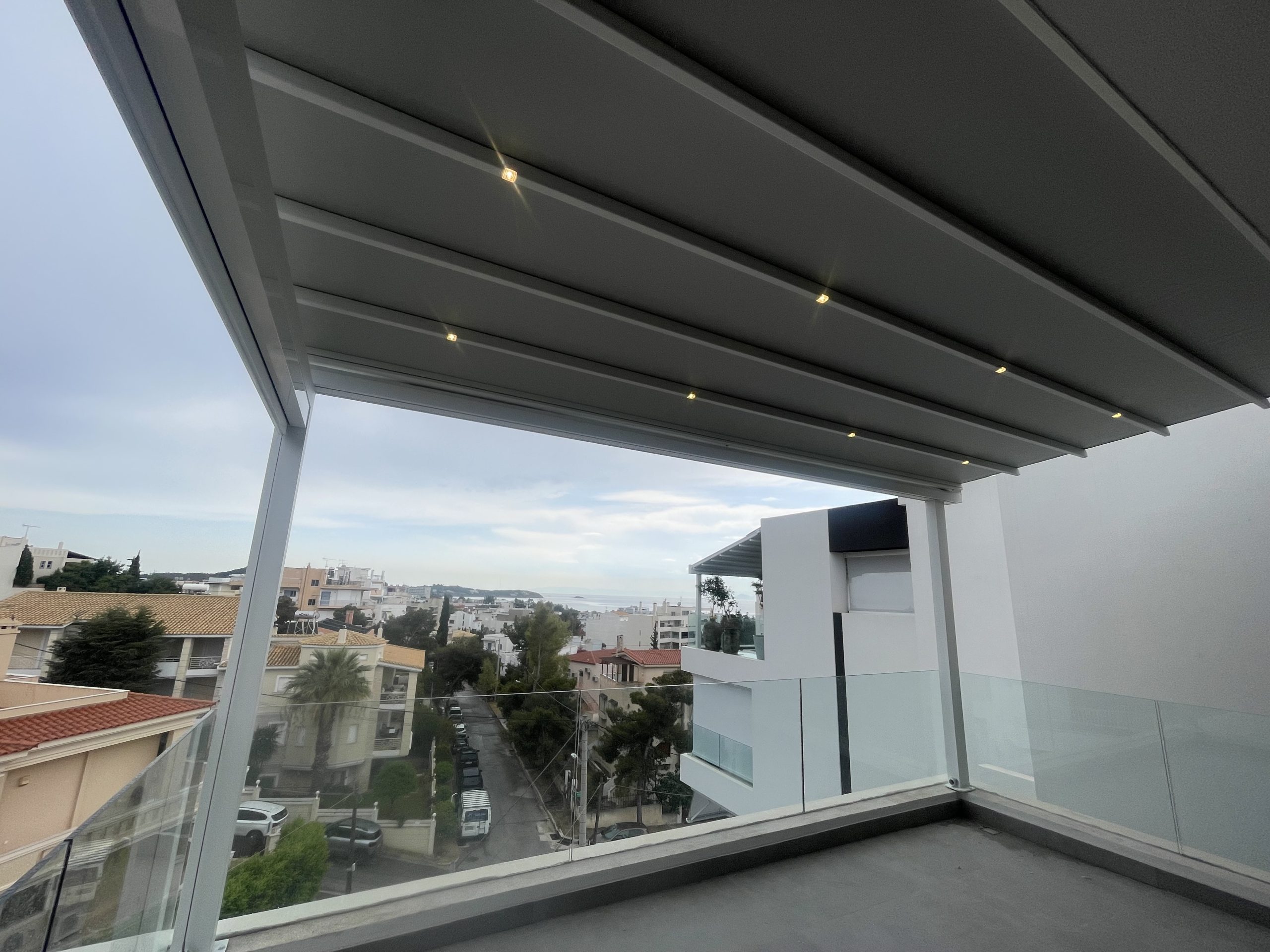 Τεντοπέργκολες Ανοιγοκλειόμενες Με Οδηγούς Αλουμινίου — Πέργκολες (pergola) — φωτογραφία 9 από 15