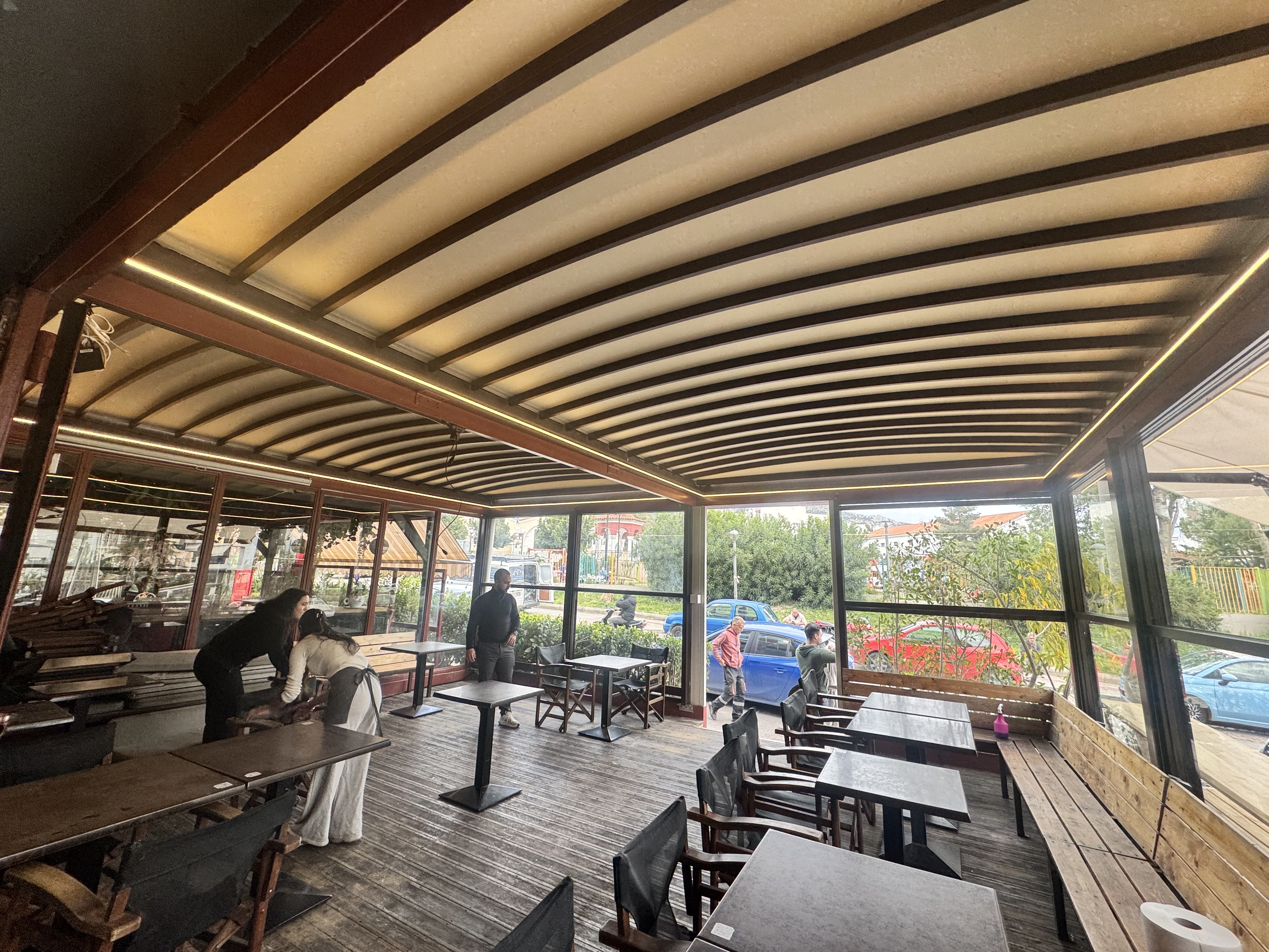 Τεντοπέργκολα Flat και Τζάμια Up & Down σε Cafe στη Γλυφάδα — φωτογραφία 4 από 4