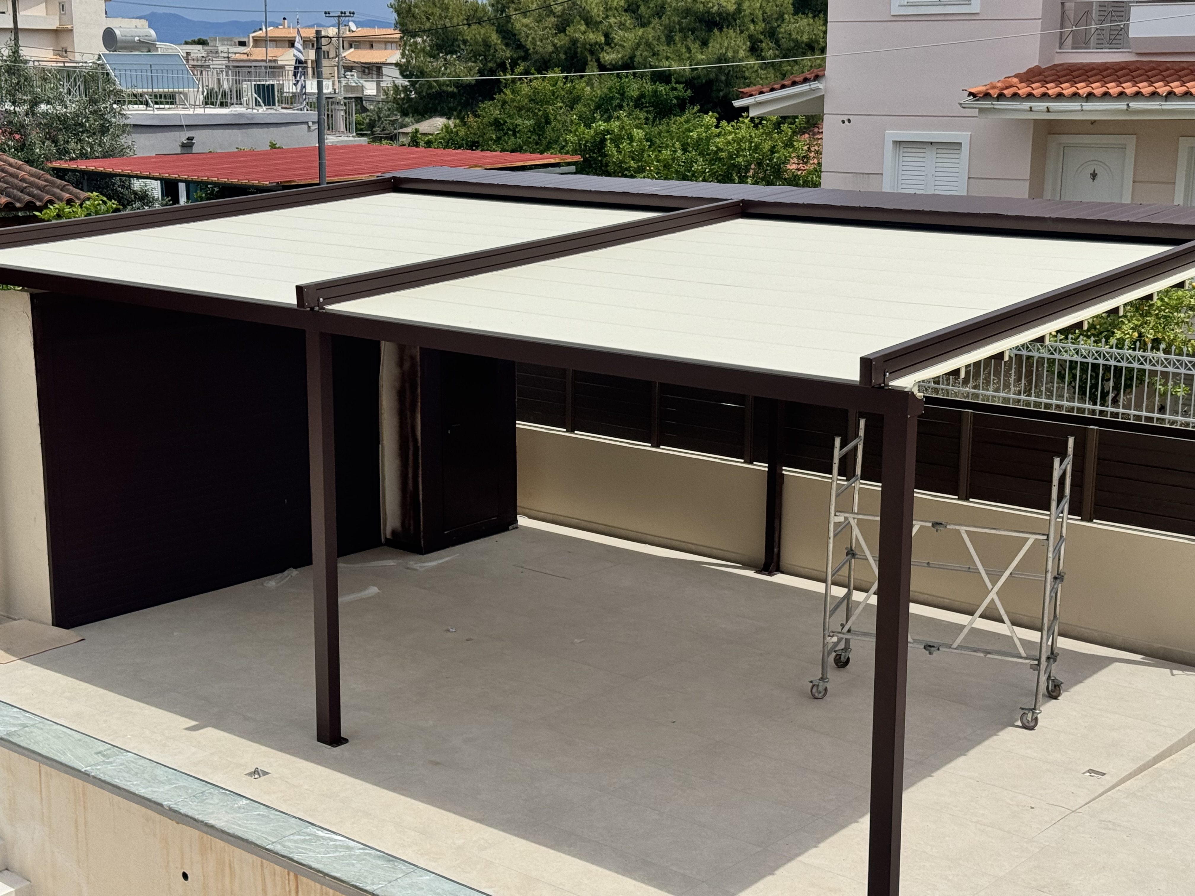 Εγκατάσταση Σύγχρονης Τεντοπέργκολας στην Παραλία Αρτέμιδας — φωτογραφία 2 από 4