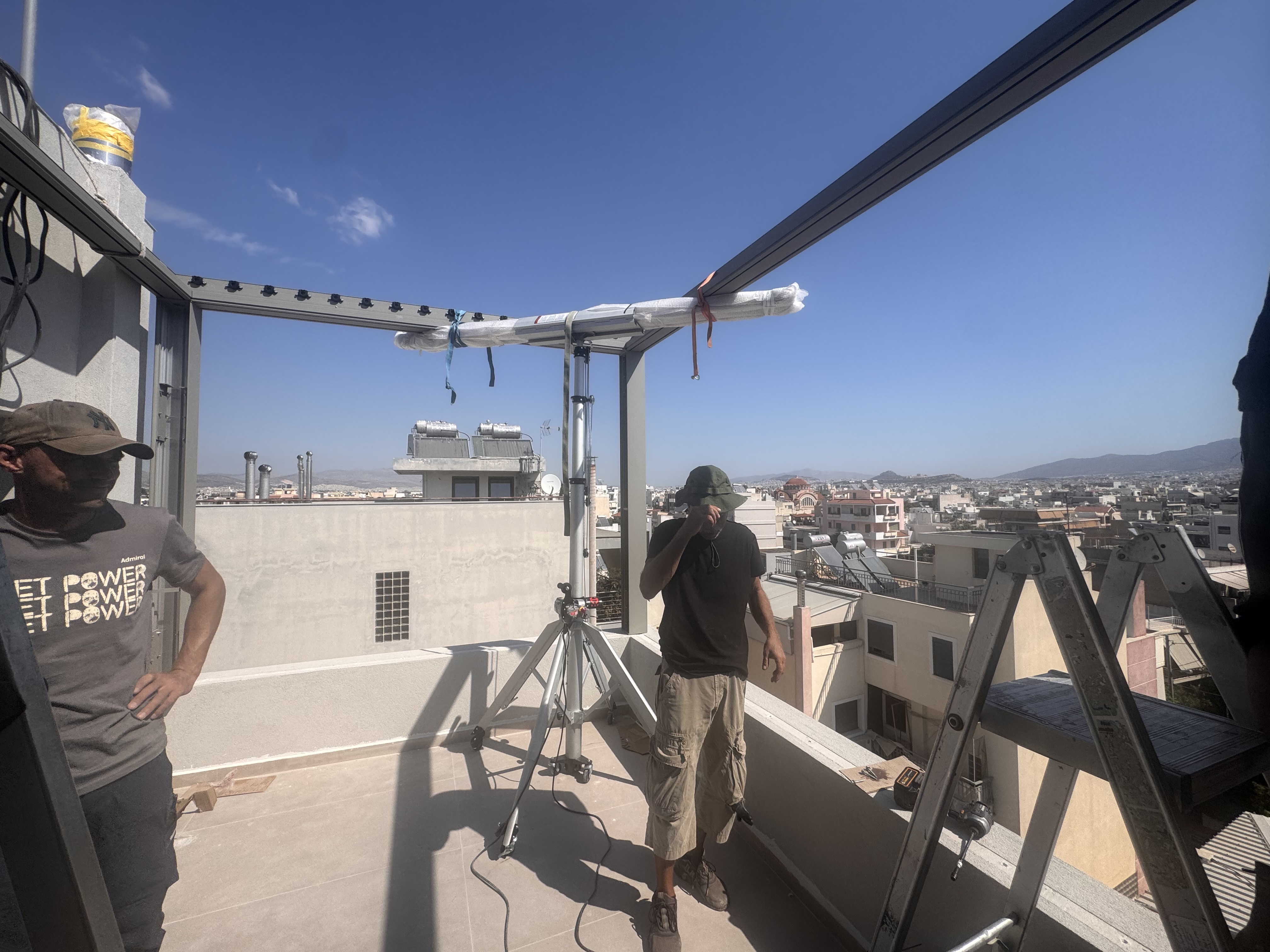 Βιοκλιματική Πέργκολα στον Έβδομο Όροφο Πολυκατοικίας στο Μοσχάτο — φωτογραφία 4 από 4