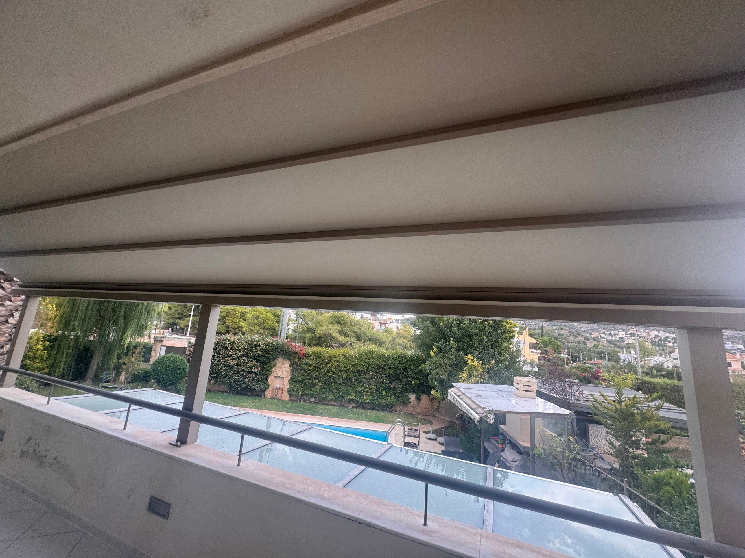 Τεντοπέργκολα σε Βεράντα Μονοκατοικίας στη Βάρη — φωτογραφία 2 από 5