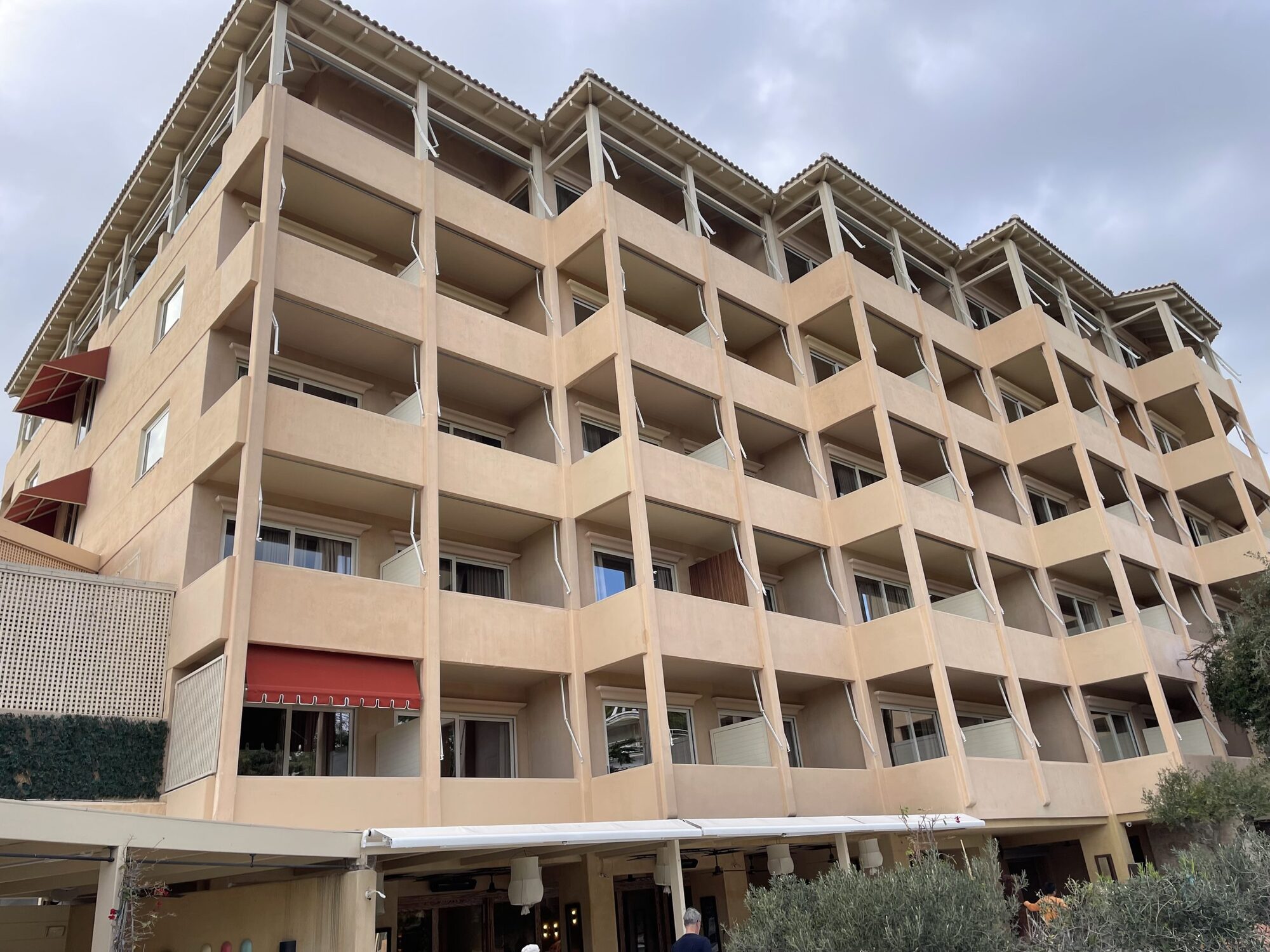 Νέο project τεντών με ιδιαίτερη γλώσσα στο The Margi Hotel, Βουλιαγμένη — φωτογραφία 3 από 5