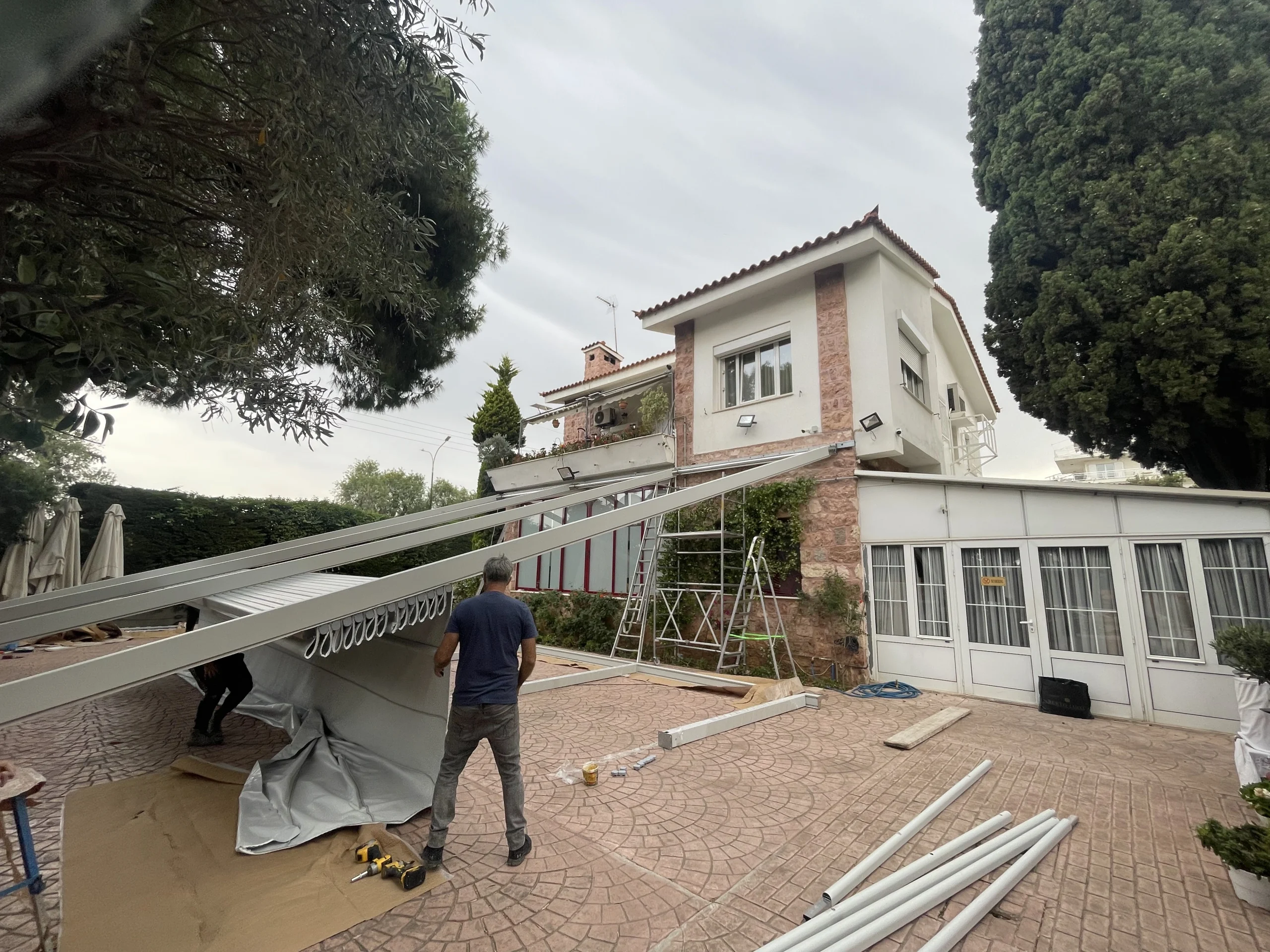 Τεντοπέργκολα με αυτοματισμό και LED dimmers, Βούλα — φωτογραφία 4 από 5