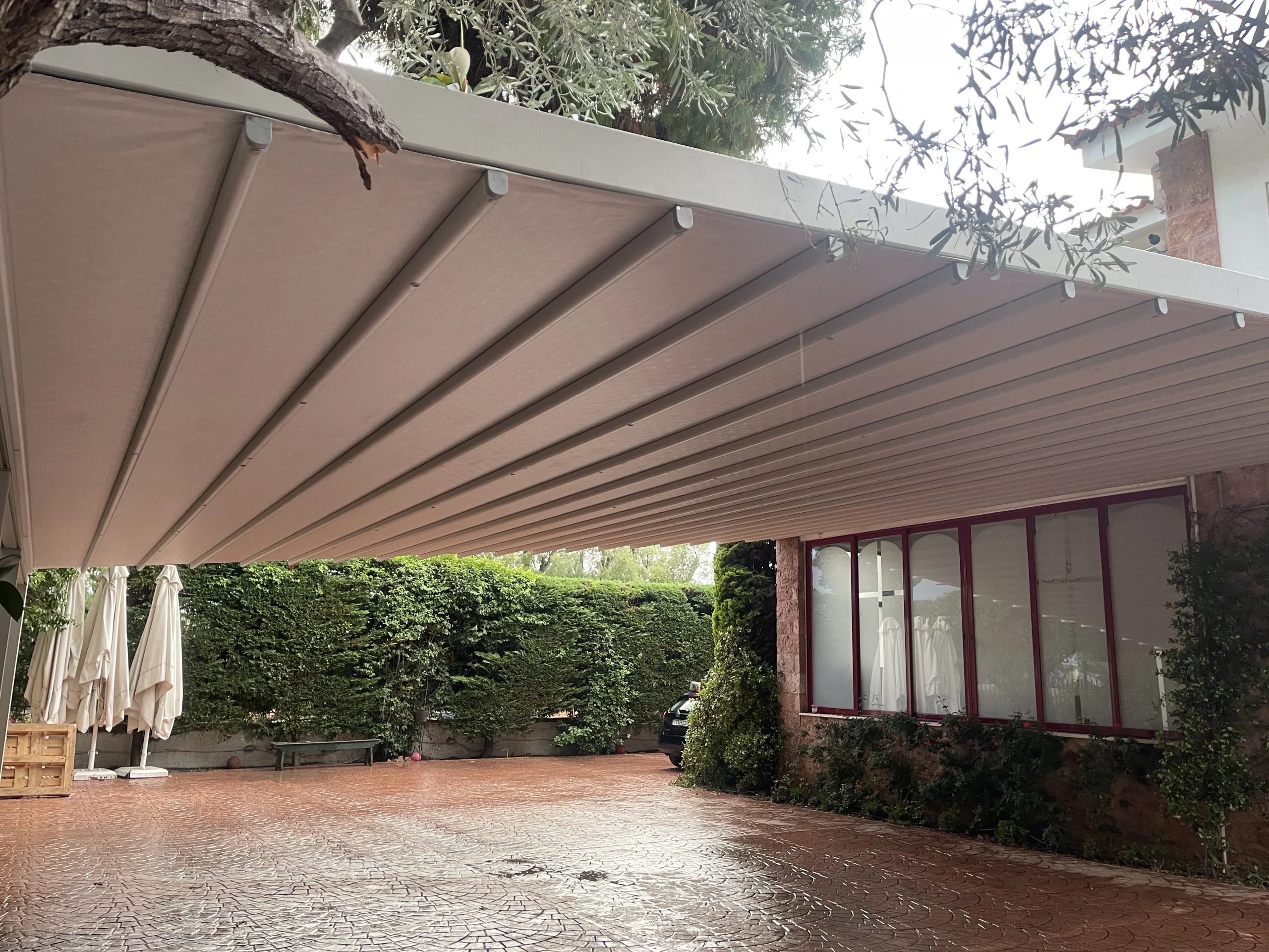 Τεντοπέργκολα με αυτοματισμό και LED dimmers, Βούλα — φωτογραφία 1 από 5