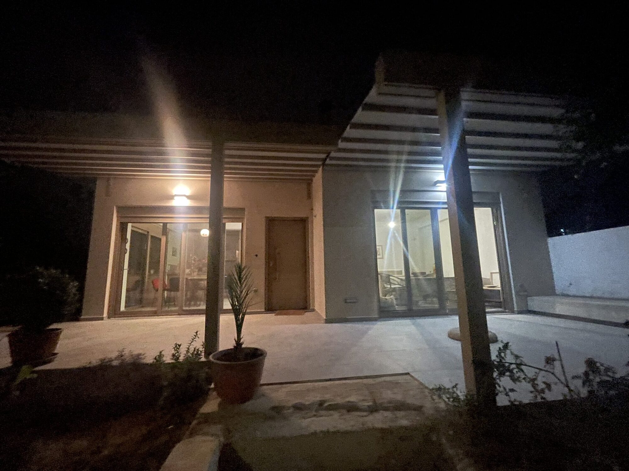 Εγκατάσταση τεντοπέργκολας στο Πόρτο Ράφτη — φωτογραφία 1 από 3