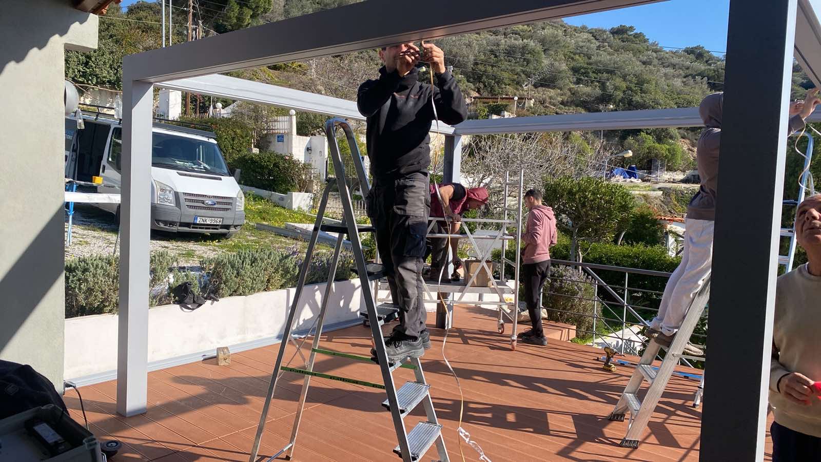 Η άνοιξη είναι εδώ – Ώρα να μεταμορφώσετε τον εξωτερικό σας χώρο με μία πέργκολα!